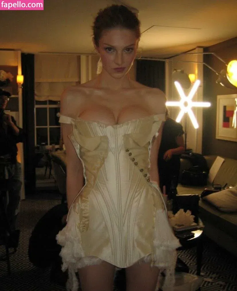 Hunter Schafer Onlyfans Photo Gallery 