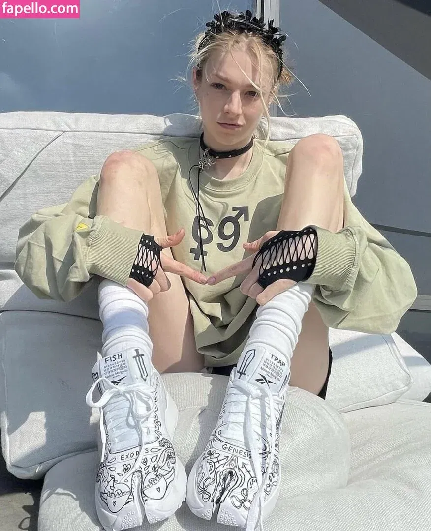 Hunter Schafer Onlyfans Photo Gallery 