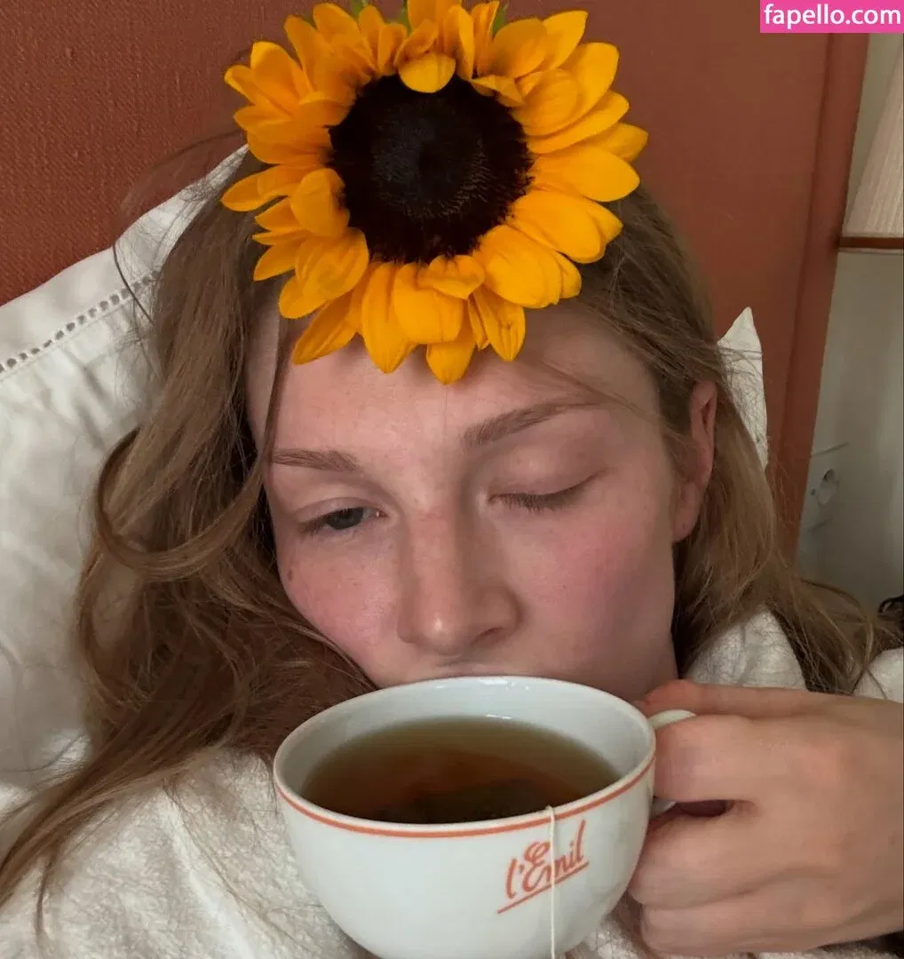 Hunter Schafer Onlyfans Photo Gallery 