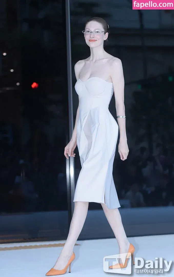 Hunter Schafer Onlyfans Photo Gallery 