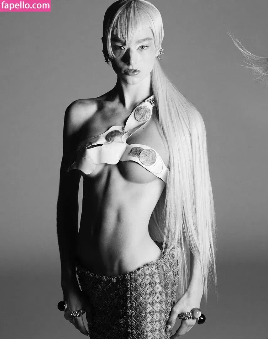 Hunter Schafer Onlyfans Photo Gallery 