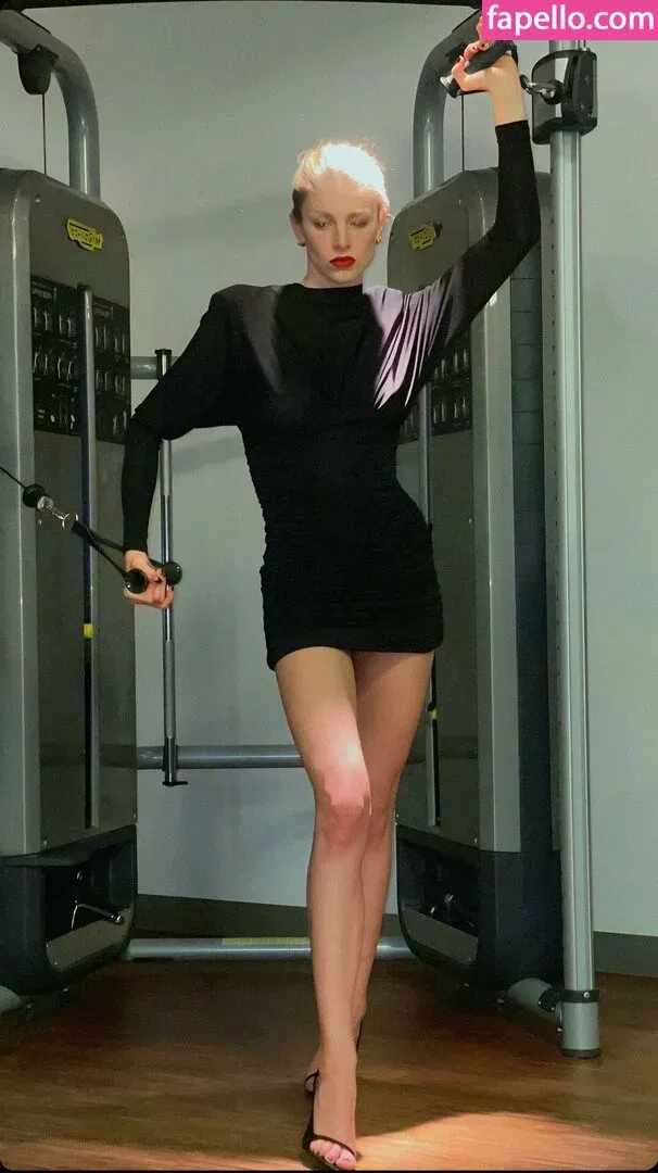 Hunter Schafer Onlyfans Photo Gallery 