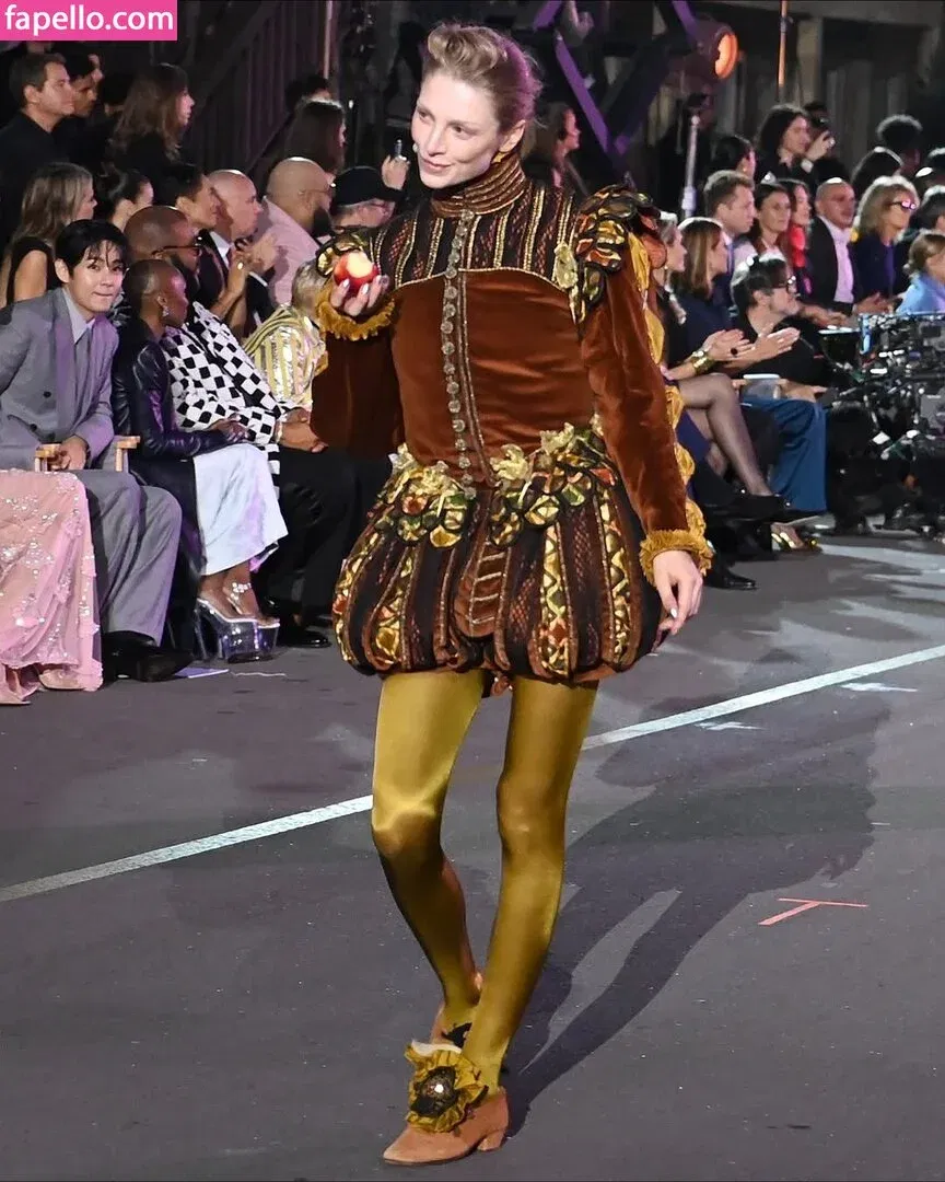 Hunter Schafer Onlyfans Photo Gallery 