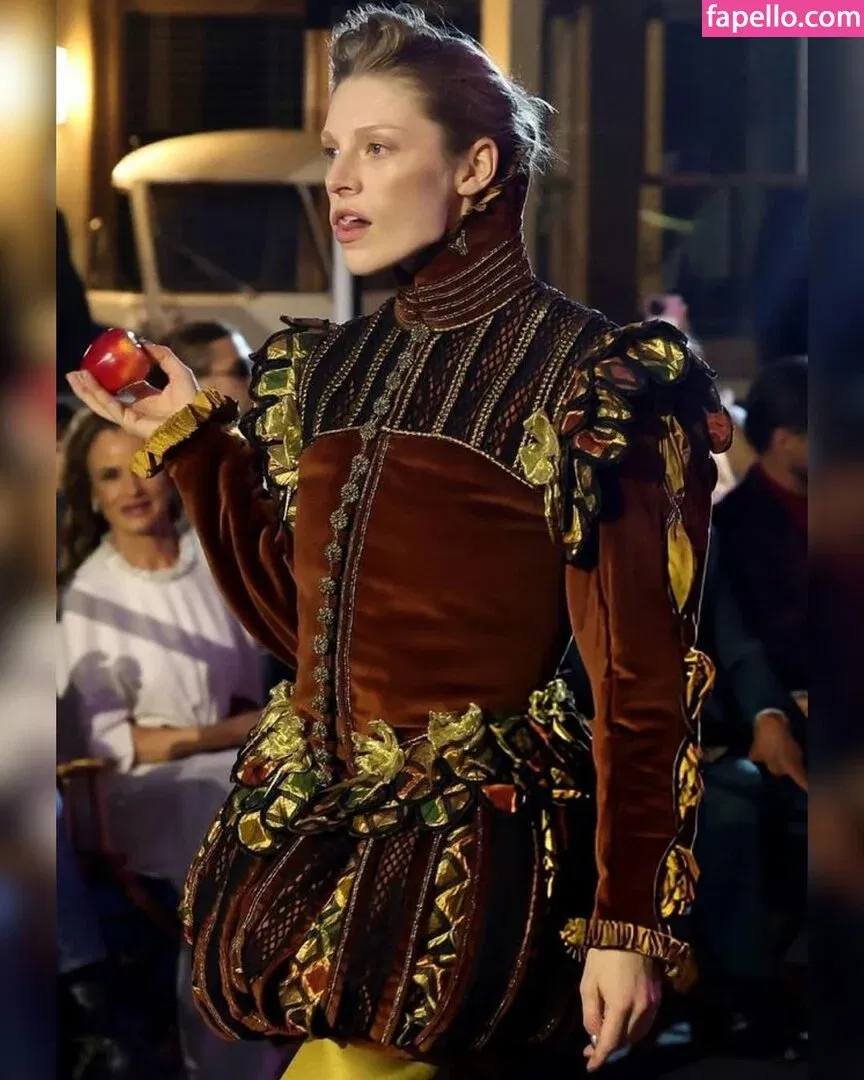 Hunter Schafer Onlyfans Photo Gallery 