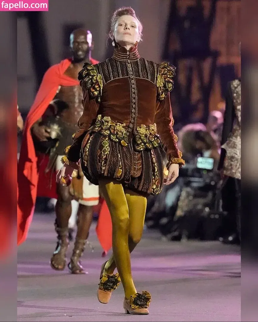 Hunter Schafer Onlyfans Photo Gallery 