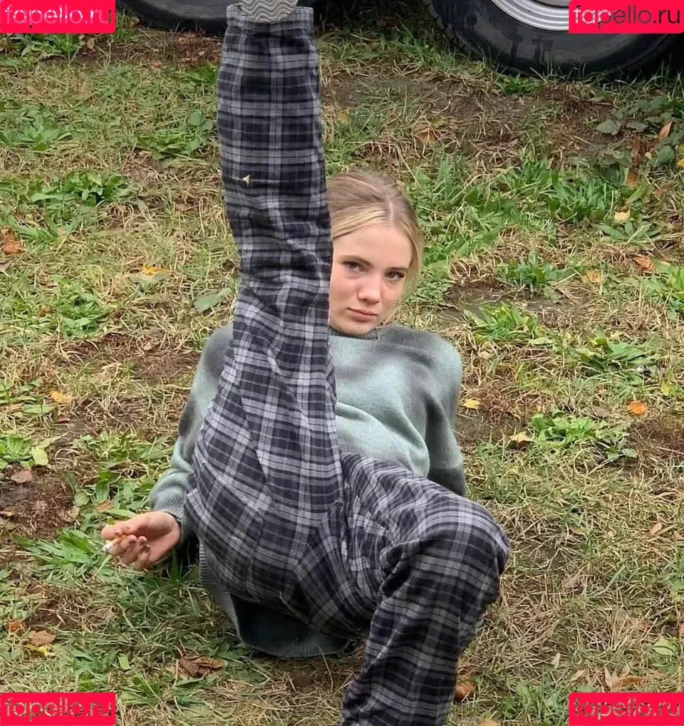 Freya Allan Onlyfans Photo Gallery 