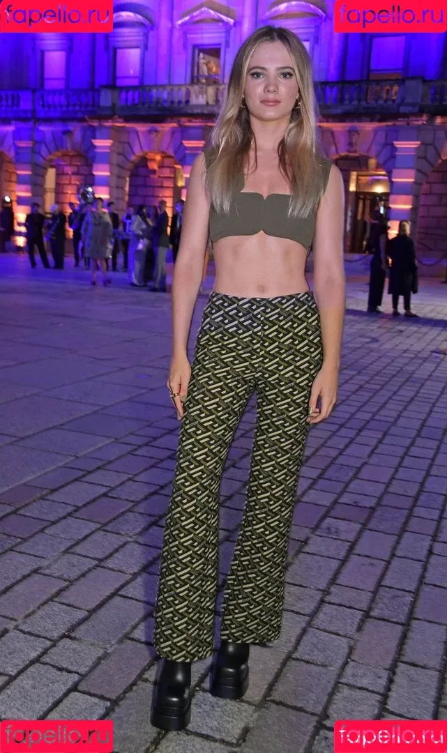Freya Allan Onlyfans Photo Gallery 