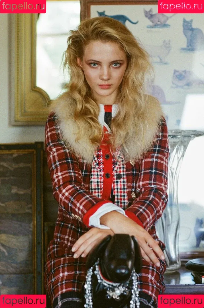 Freya Allan Onlyfans Photo Gallery 