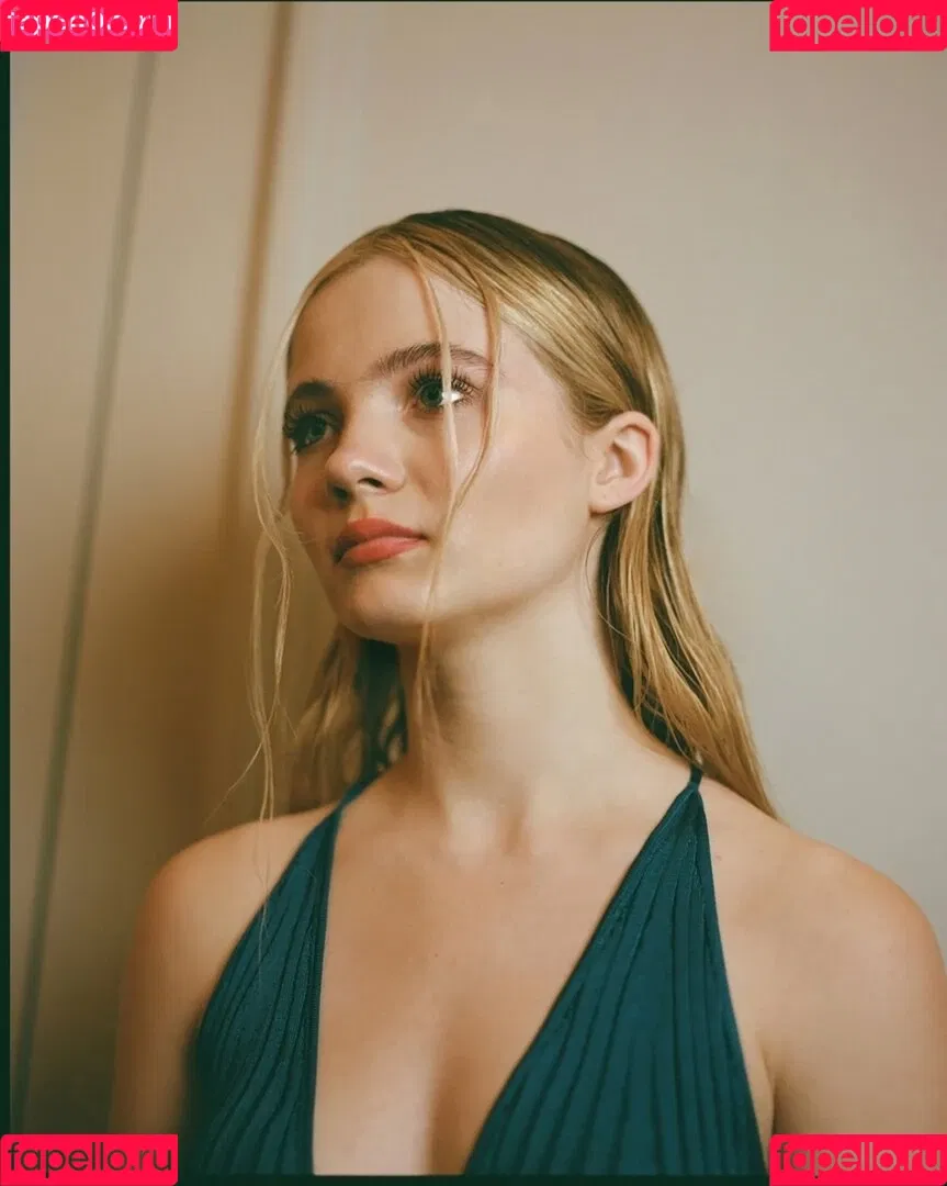 Freya Allan Onlyfans Photo Gallery 