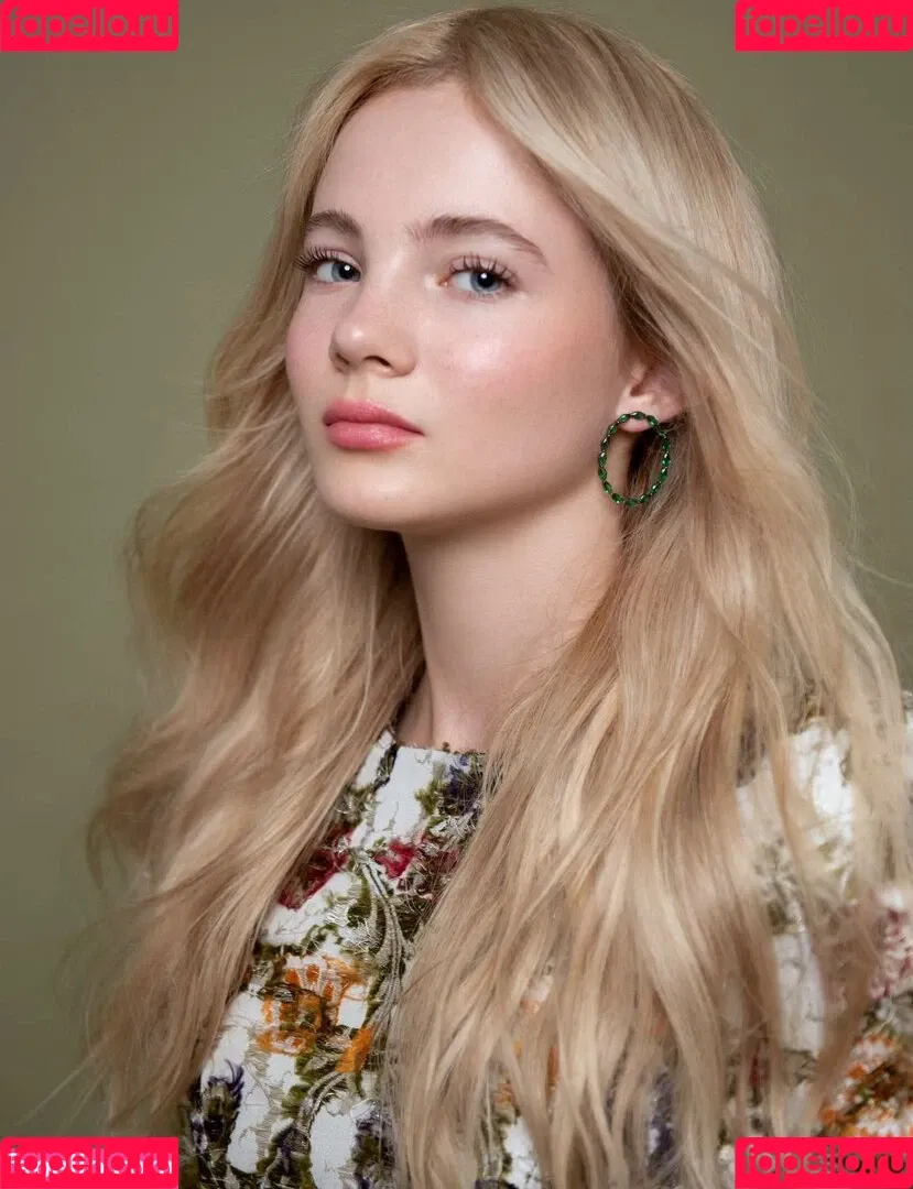 Freya Allan Onlyfans Photo Gallery 
