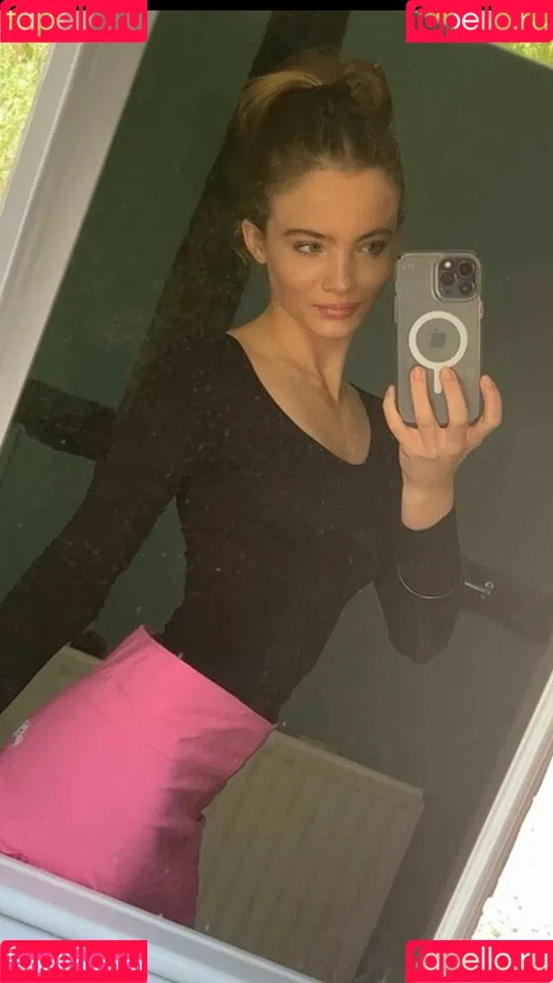 Freya Allan Onlyfans Photo Gallery 