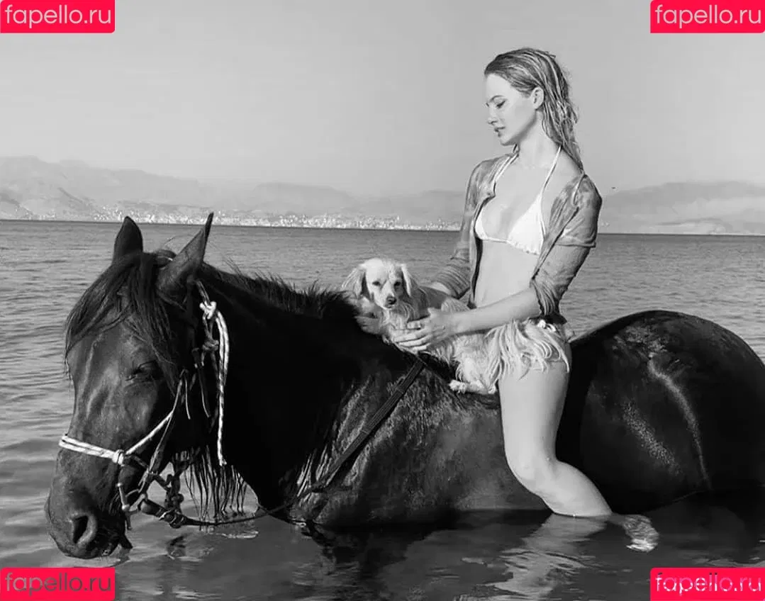 Freya Allan Onlyfans Photo Gallery 