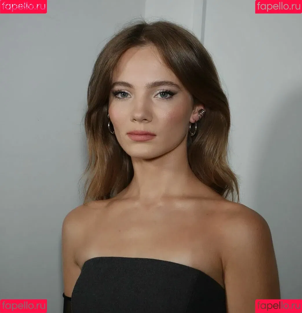 Freya Allan Onlyfans Photo Gallery 