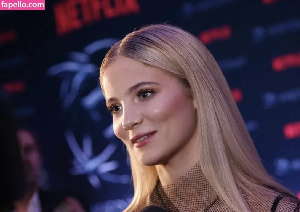 Freya Allan Onlyfans Photo Gallery 