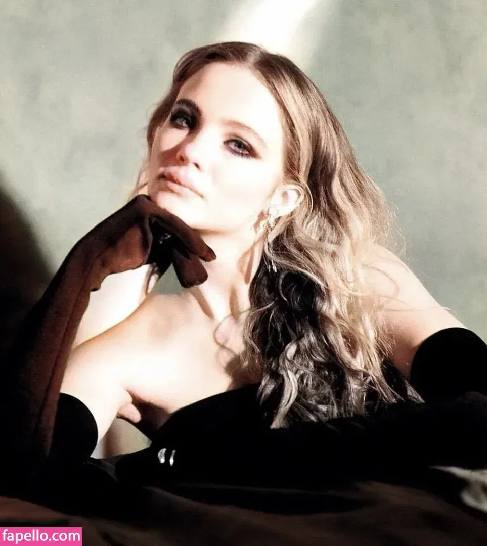 Freya Allan Onlyfans Photo Gallery 