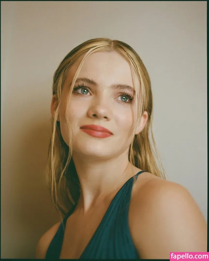 Freya Allan Onlyfans Photo Gallery 