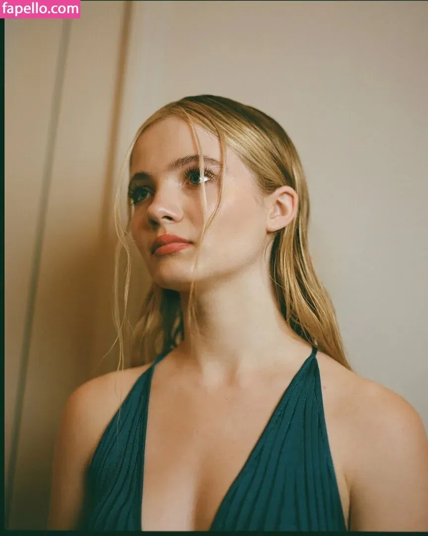 Freya Allan Onlyfans Photo Gallery 