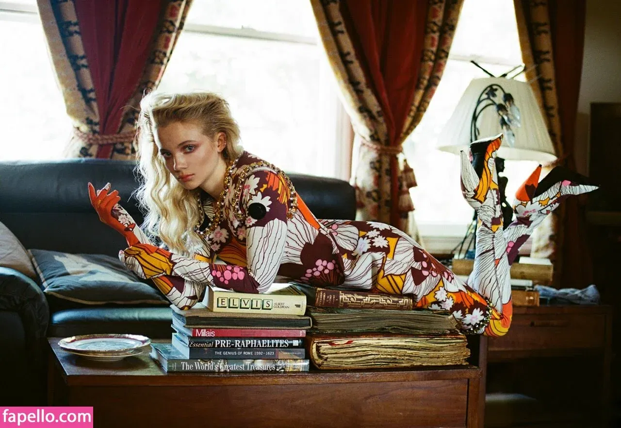 Freya Allan Onlyfans Photo Gallery 