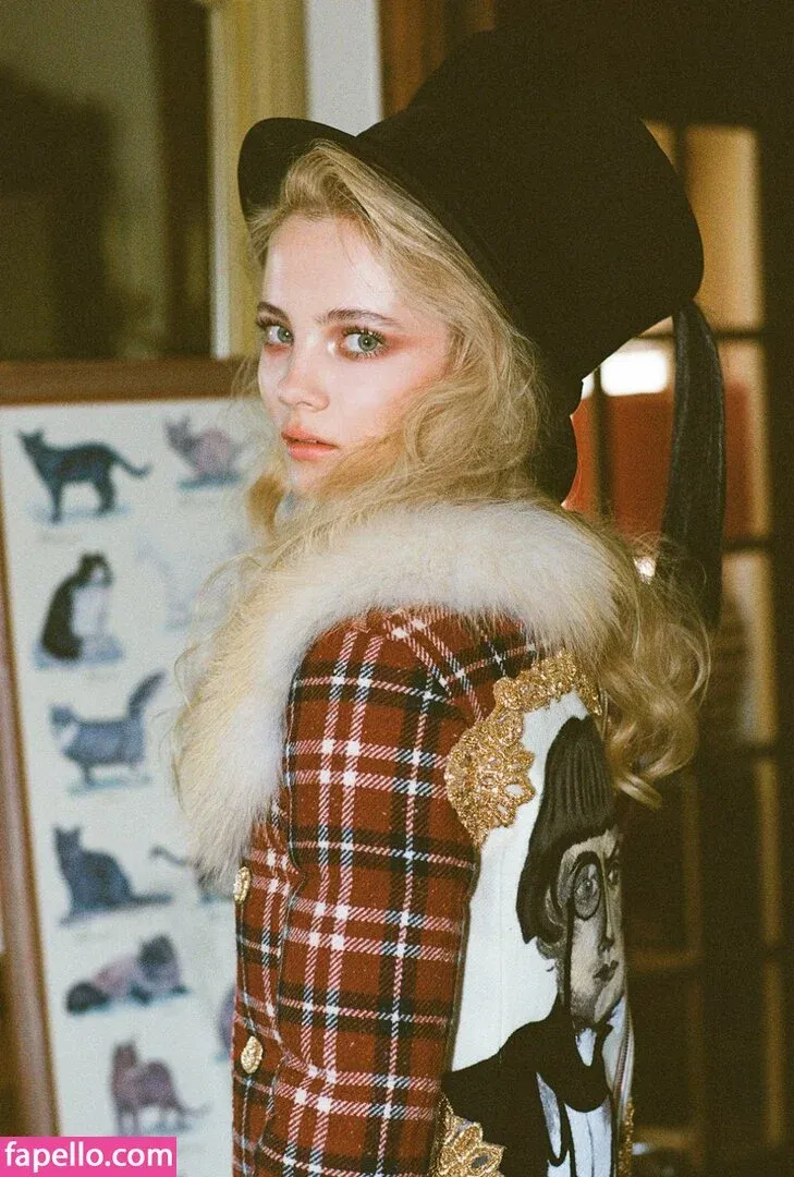 Freya Allan Onlyfans Photo Gallery 