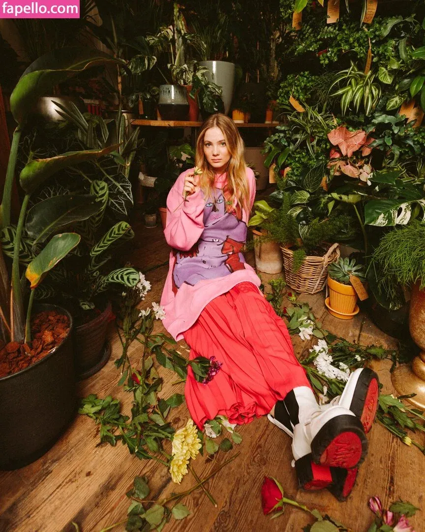 Freya Allan Onlyfans Photo Gallery 