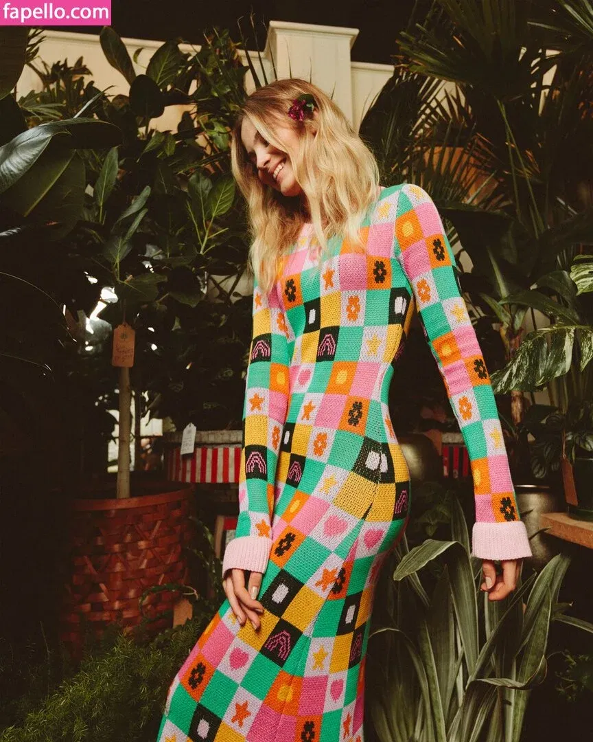 Freya Allan Onlyfans Photo Gallery 