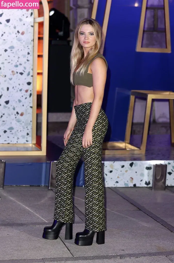 Freya Allan Onlyfans Photo Gallery 