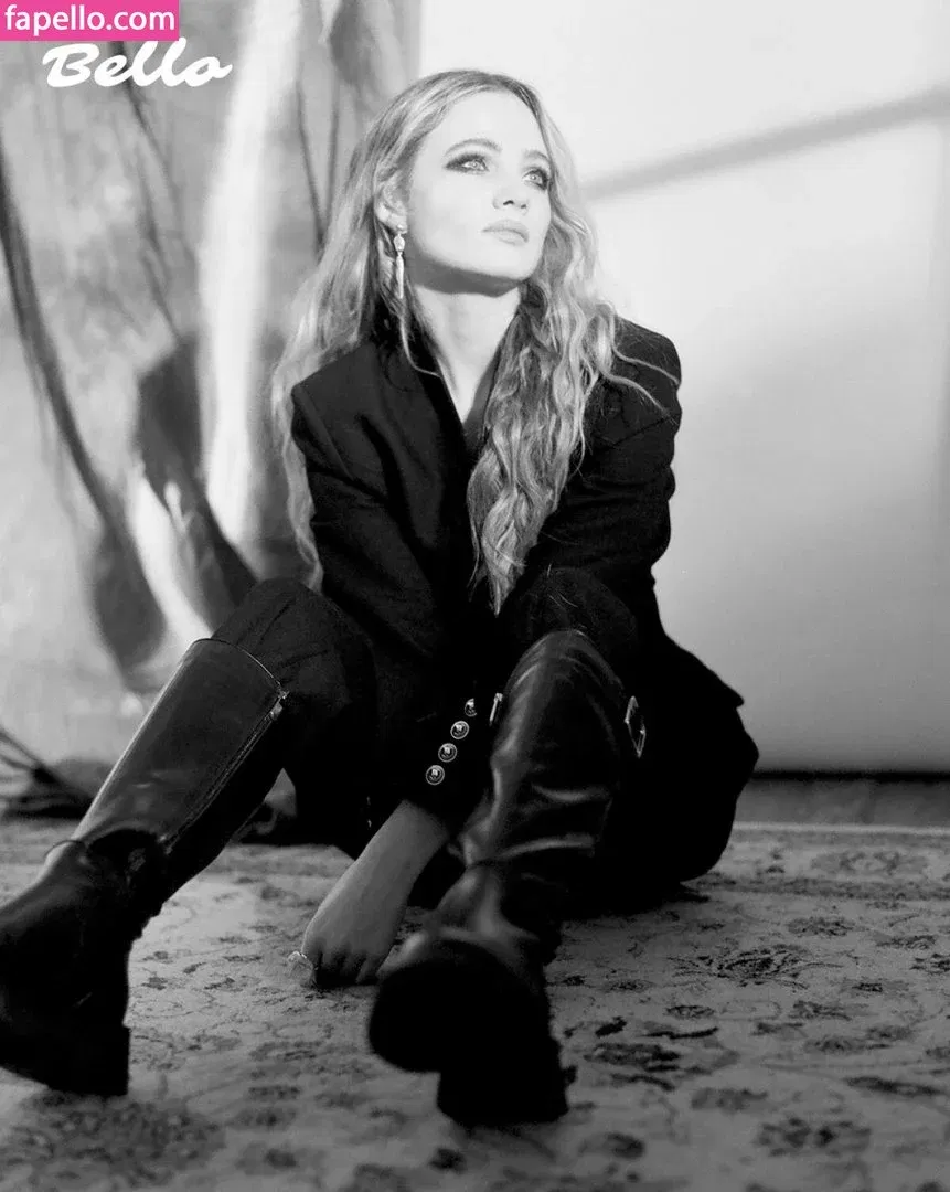 Freya Allan Onlyfans Photo Gallery 