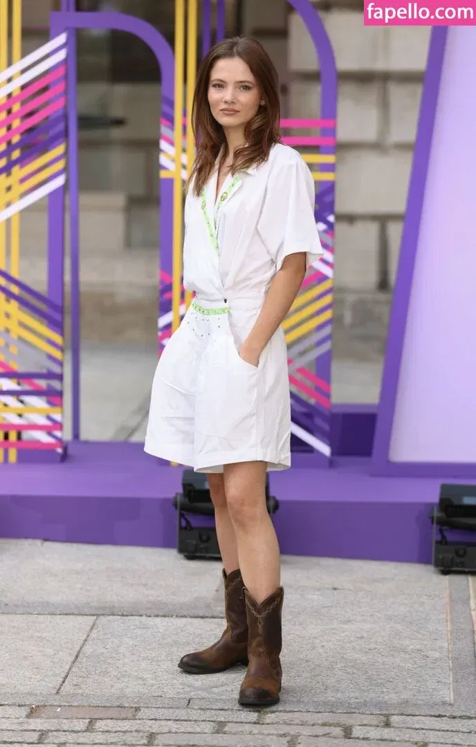 Freya Allan Onlyfans Photo Gallery 