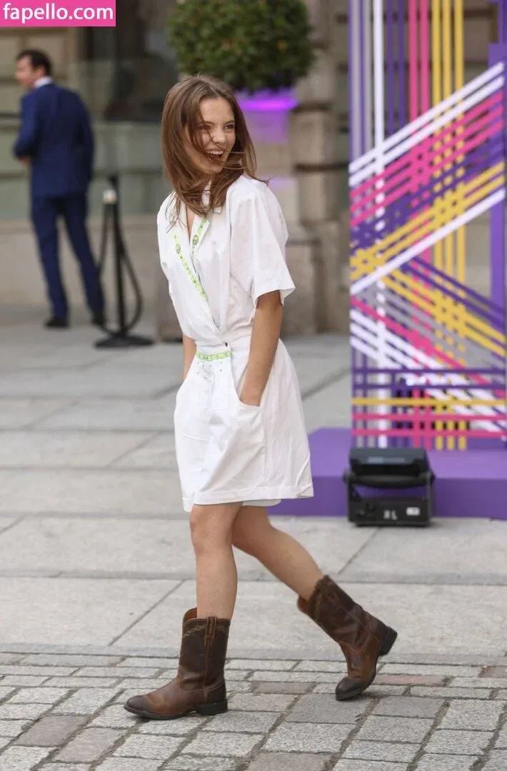 Freya Allan Onlyfans Photo Gallery 