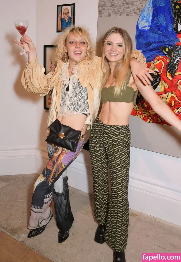 Freya Allan Onlyfans Photo Gallery 