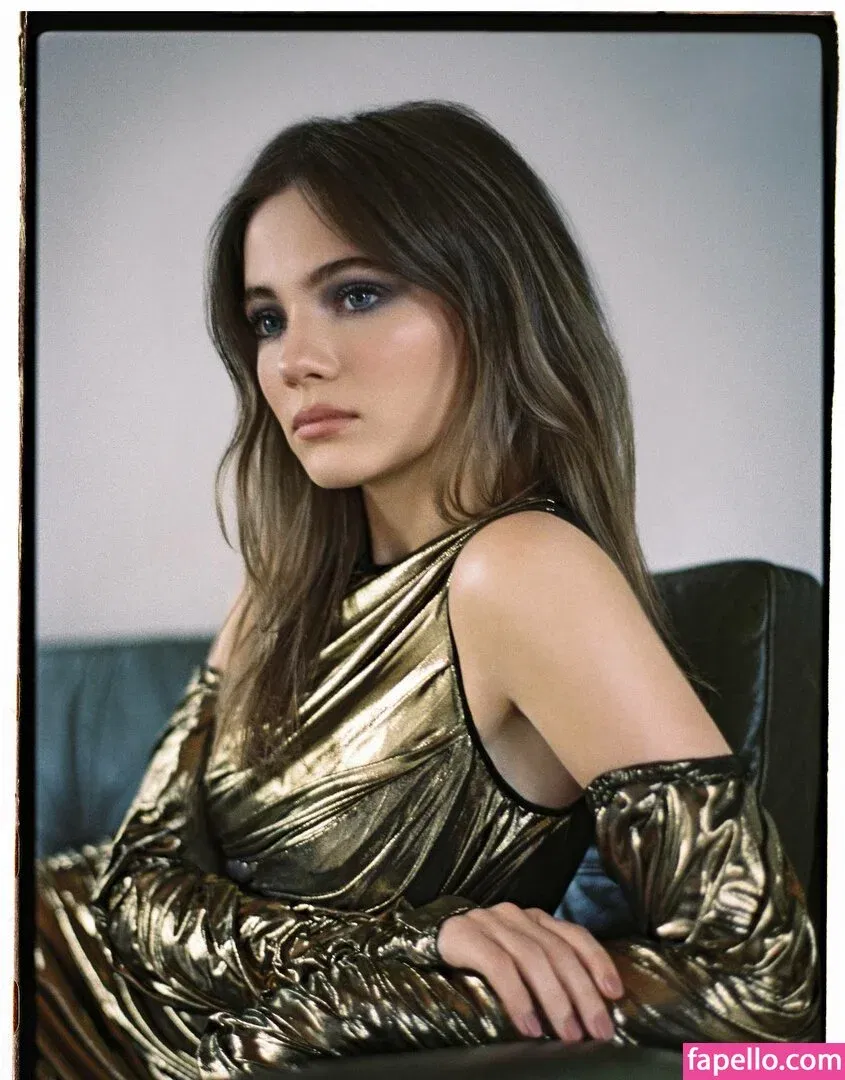 Freya Allan Onlyfans Photo Gallery 