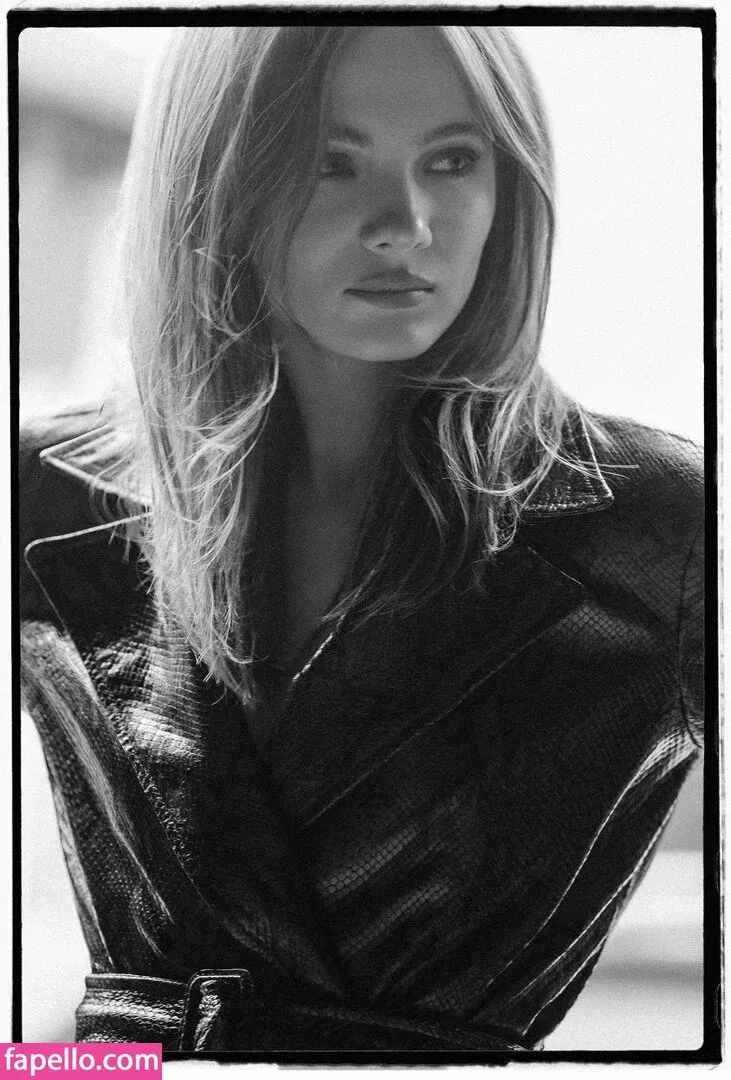 Freya Allan Onlyfans Photo Gallery 