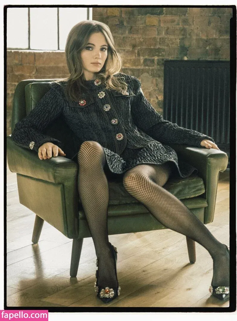 Freya Allan Onlyfans Photo Gallery 