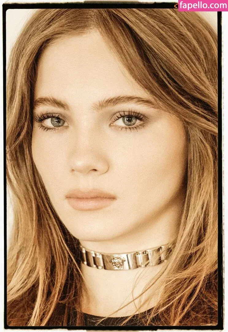 Freya Allan Onlyfans Photo Gallery 