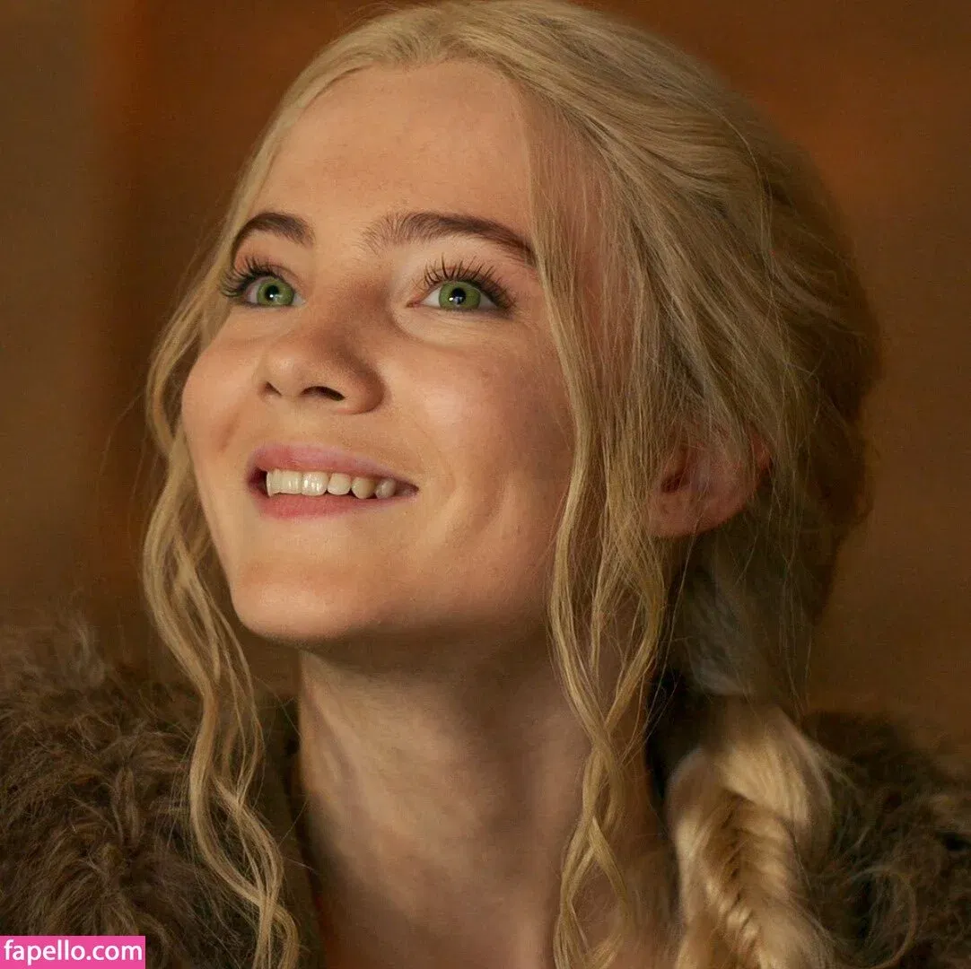 Freya Allan Onlyfans Photo Gallery 