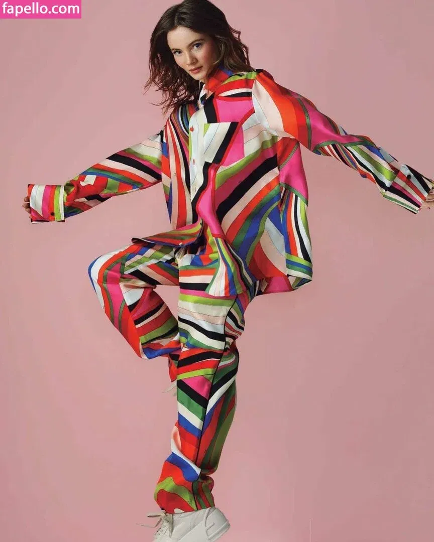 Freya Allan Onlyfans Photo Gallery 