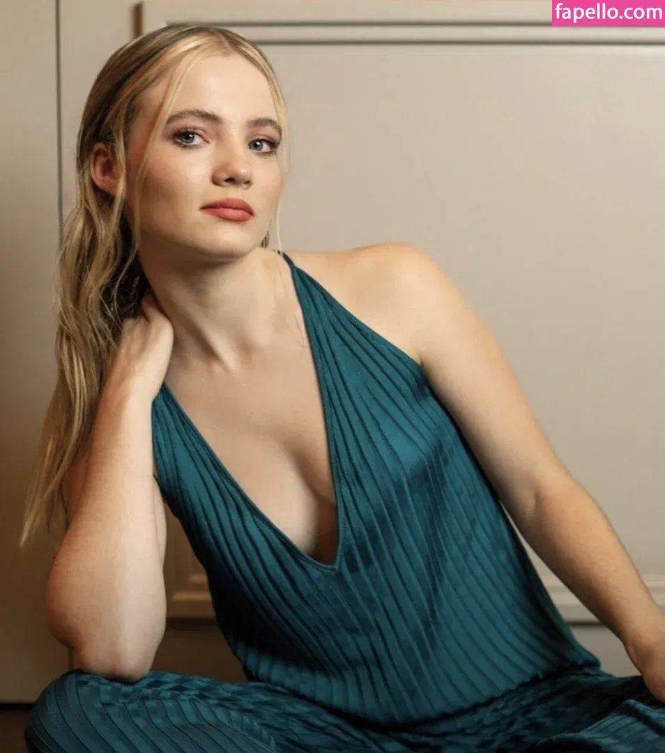 Freya Allan Onlyfans Photo Gallery 