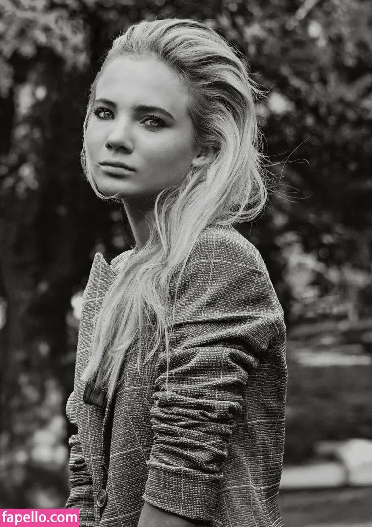 Freya Allan Onlyfans Photo Gallery 