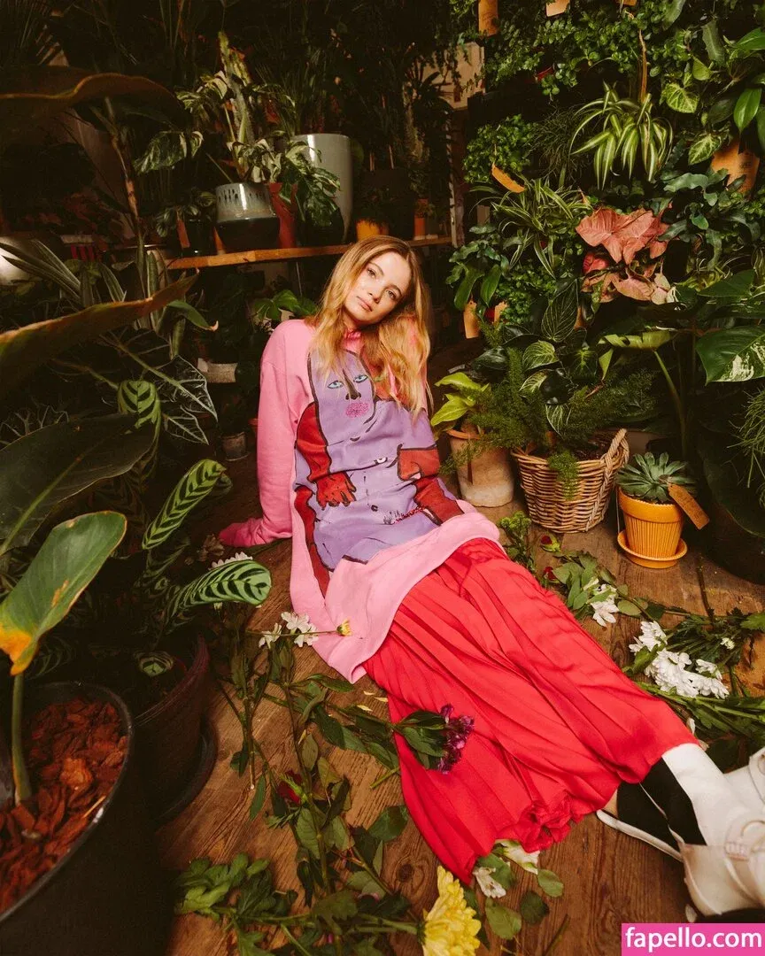 Freya Allan Onlyfans Photo Gallery 