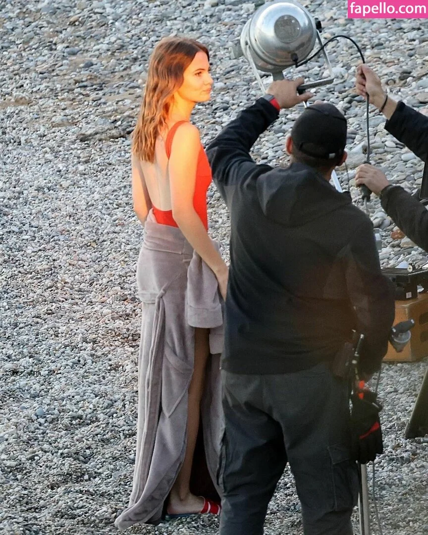 Freya Allan Onlyfans Photo Gallery 