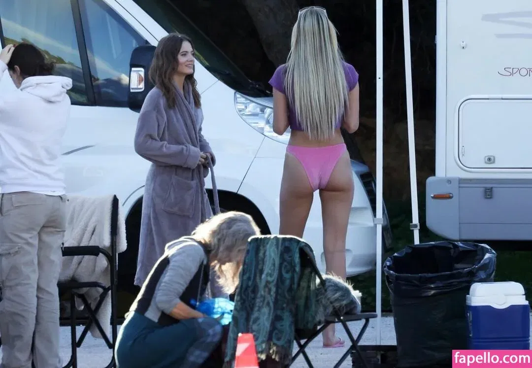 Freya Allan Onlyfans Photo Gallery 