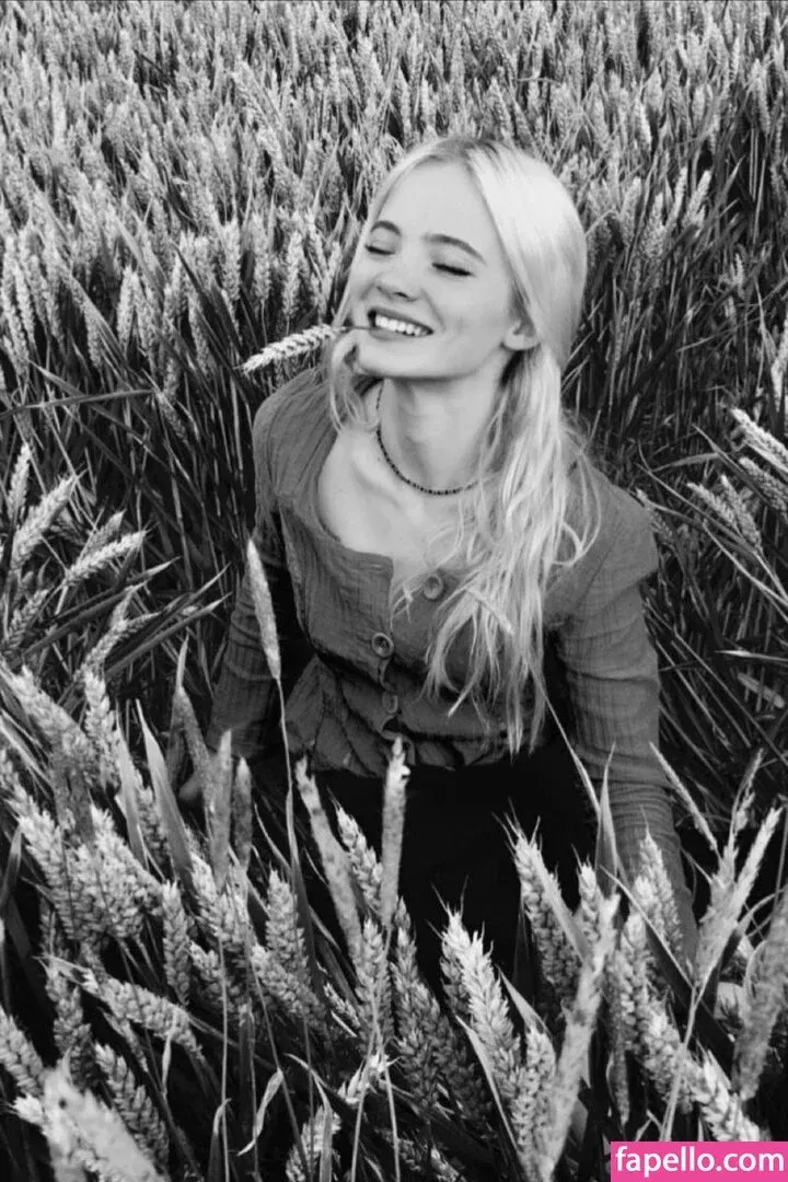 Freya Allan Onlyfans Photo Gallery 