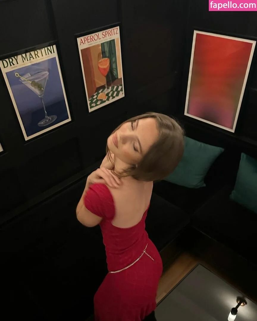 Freya Allan Onlyfans Photo Gallery 