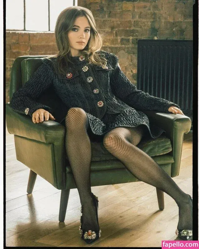 Freya Allan Onlyfans Photo Gallery 