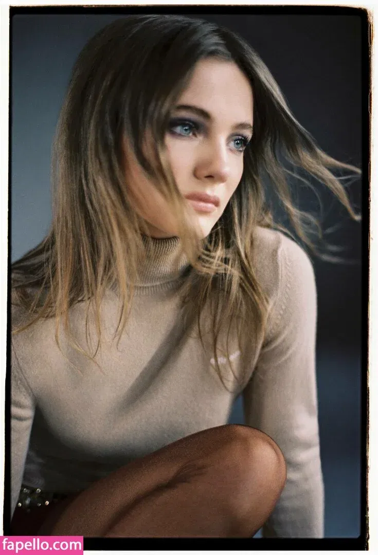 Freya Allan Onlyfans Photo Gallery 