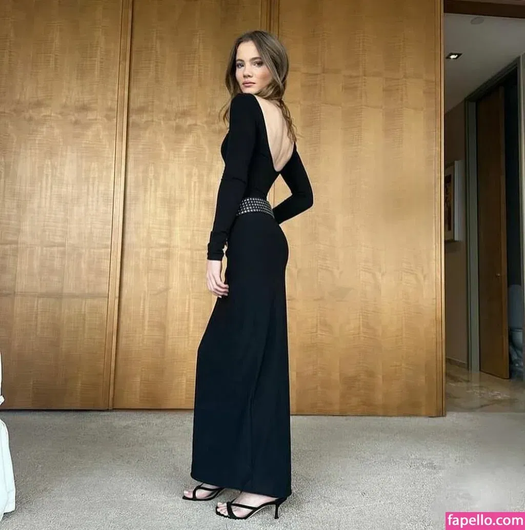 Freya Allan Onlyfans Photo Gallery 