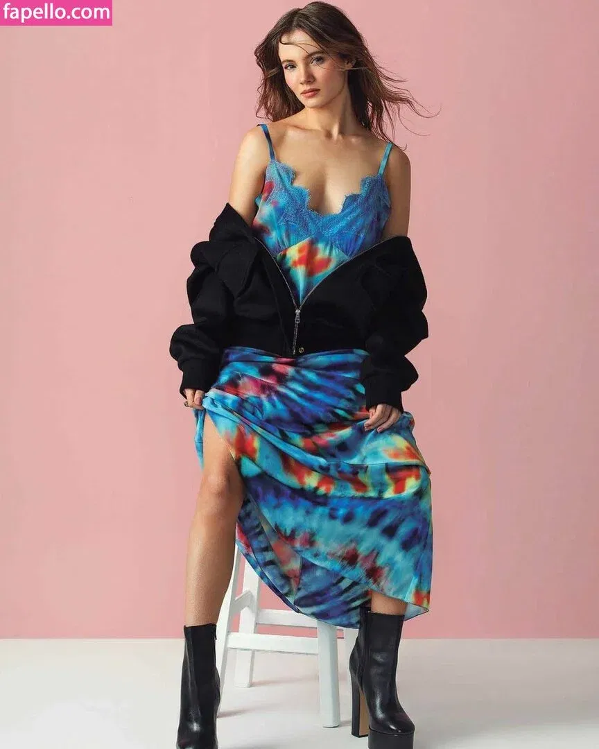 Freya Allan Onlyfans Photo Gallery 