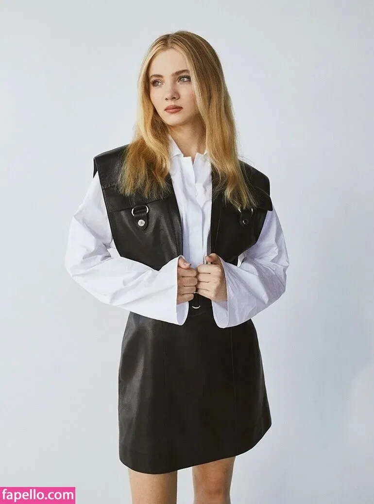 Freya Allan Onlyfans Photo Gallery 