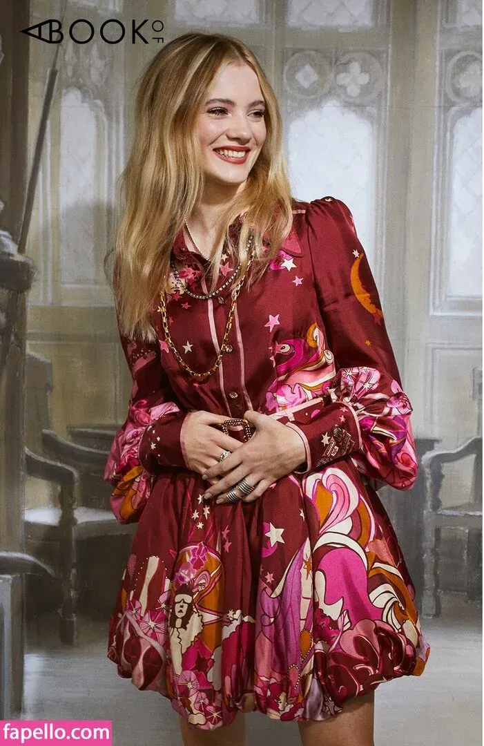 Freya Allan Onlyfans Photo Gallery 