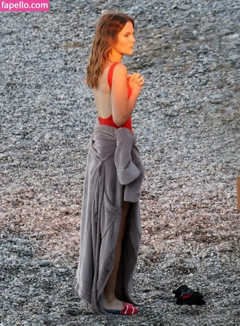 Freya Allan Onlyfans Photo Gallery 